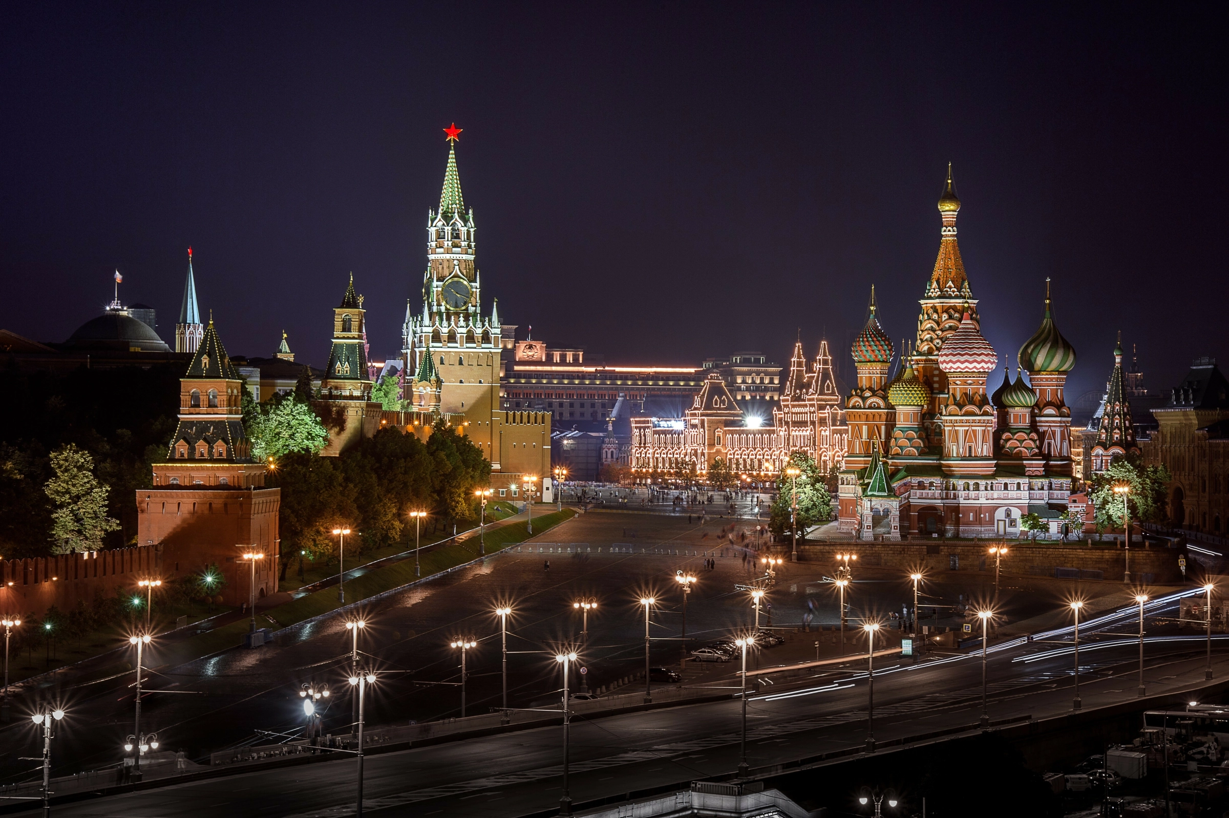 Ночной Кремль золотое архитектурное освещение красиво подсвет памятники