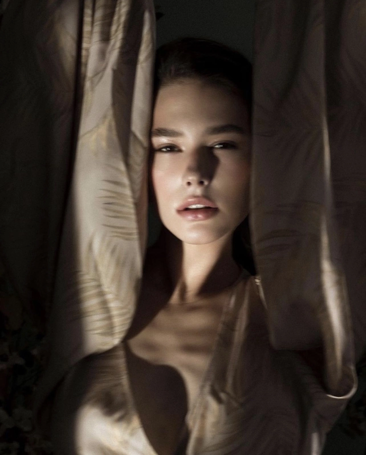 портрет розовый макияж нежный минимум