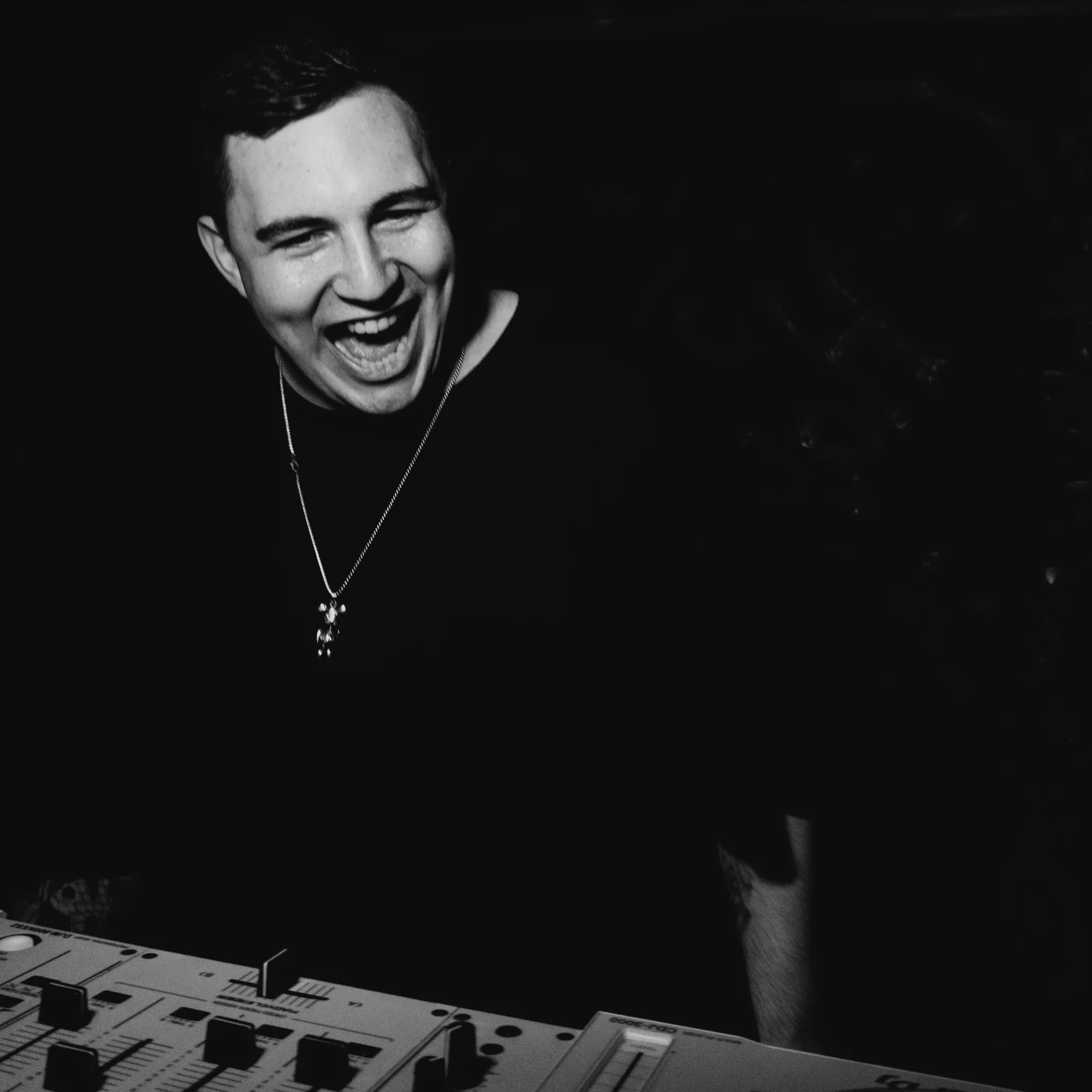 Диджей: работа DJ Zhadan — кадр 8