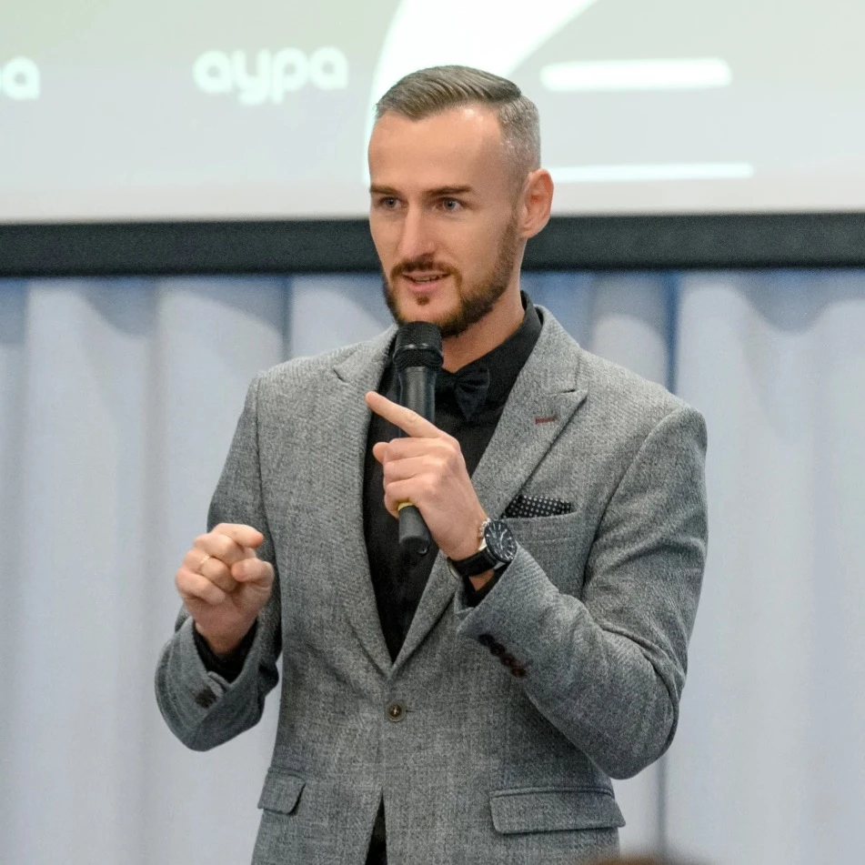 Ведущий: работа Николай Андреев — кадр 12
